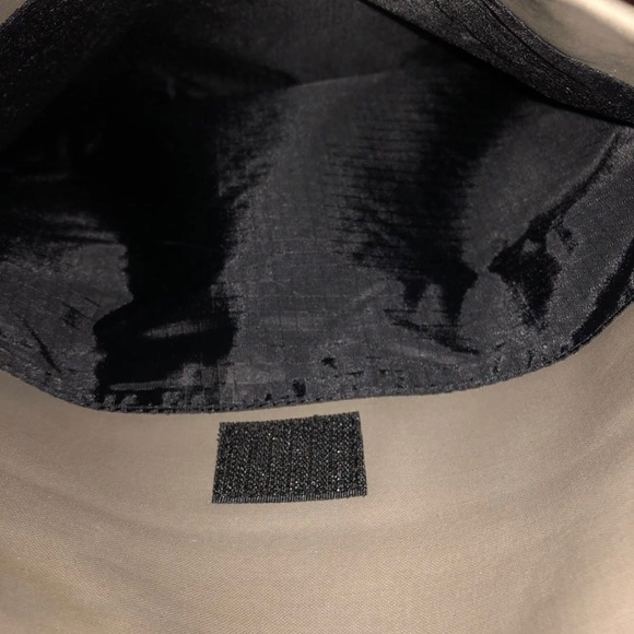 Brand new Calvin Klein messenger - Picture 8 of 8